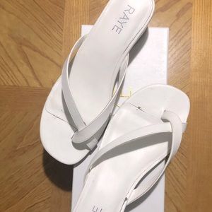 RAYE ESTES TOELOOP SANDAL 8.5